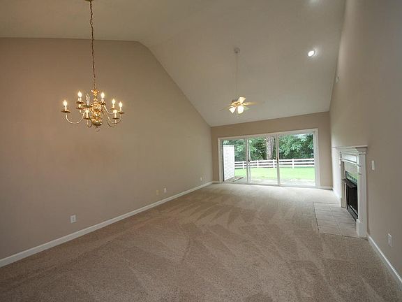 5th image of 128 New Hope Village Dr