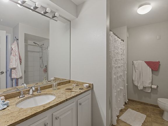 5th image of 345 Lasalle Ave #3202