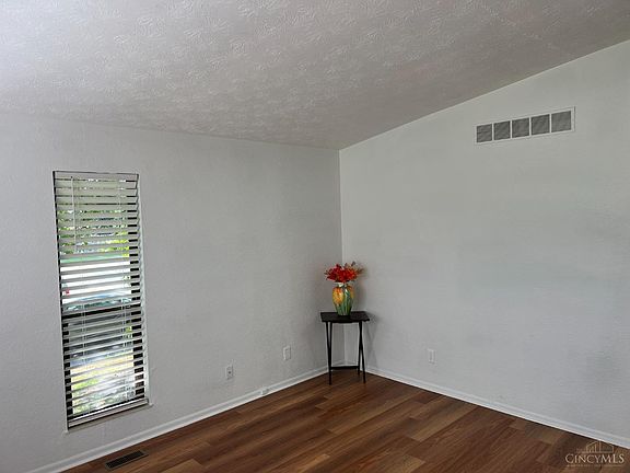 4th image of 4751 Caprice Dr #23