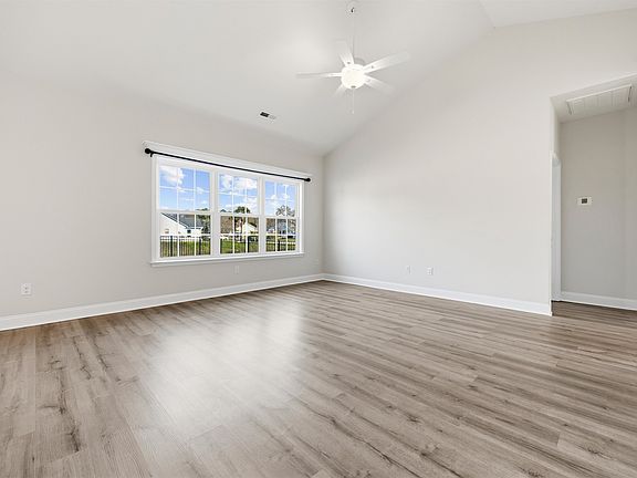 5th image of 908 Sandridge Rd.