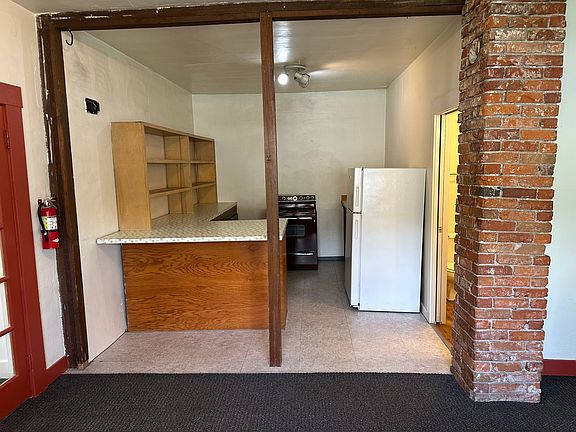 4th image of 550 NE Maiden Ln APT 1