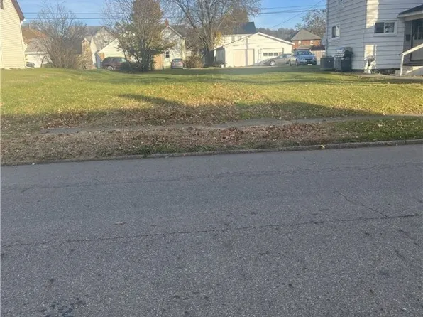 510 S 8th St, Coshocton, OH 43812
