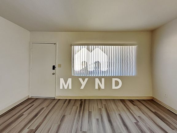 2nd image of 10323 Park Ave #10323