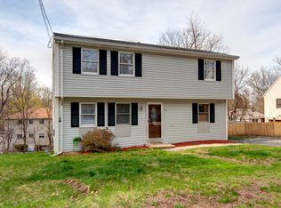 16 Vivian St, Worcester, MA 01603