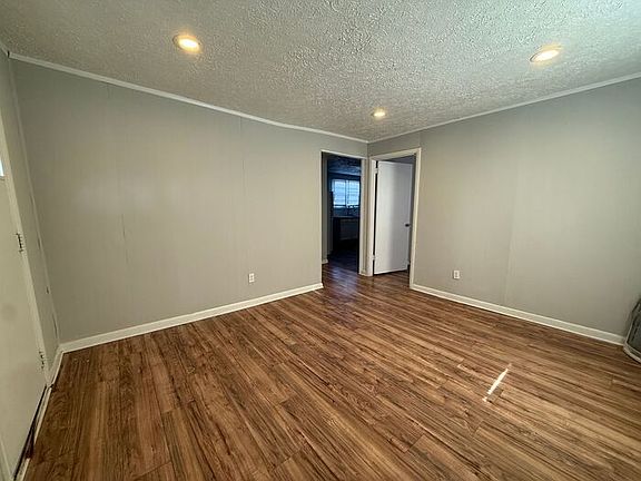 5th image of 807 N 6th St