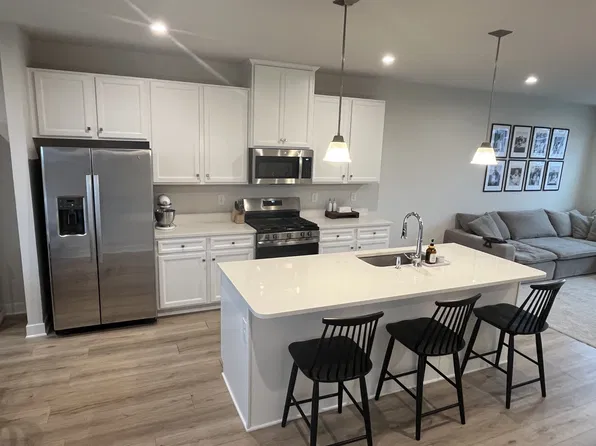 32 Iron Horse Ln, Fishersville, VA 22939