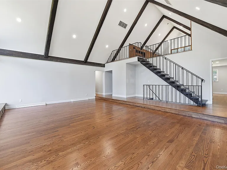 475 N Riverside Rd — Photo 19