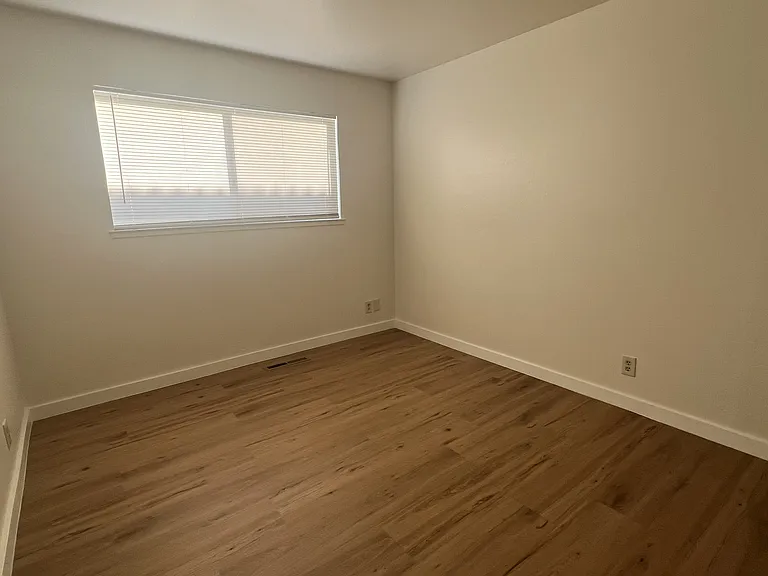 160 Michael Dr #3 — Photo 4