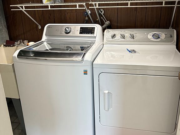 5th image of 1937 Towner Ln