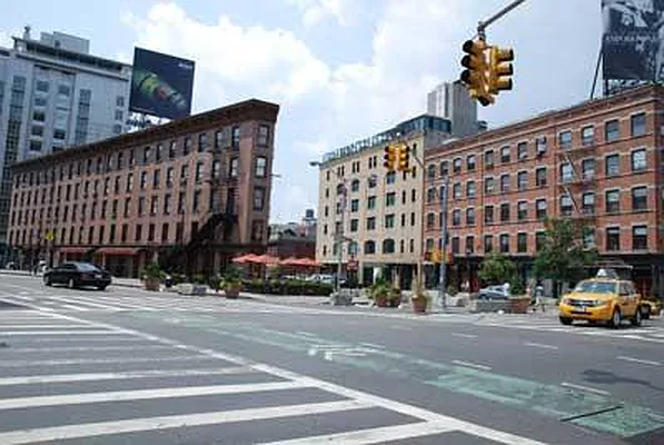 Rented by Buchbinder & Warren | media 14