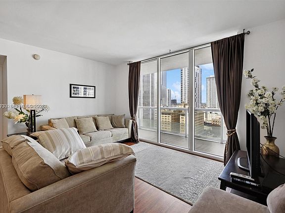 3rd image of 50 Biscayne Blvd APT 2111