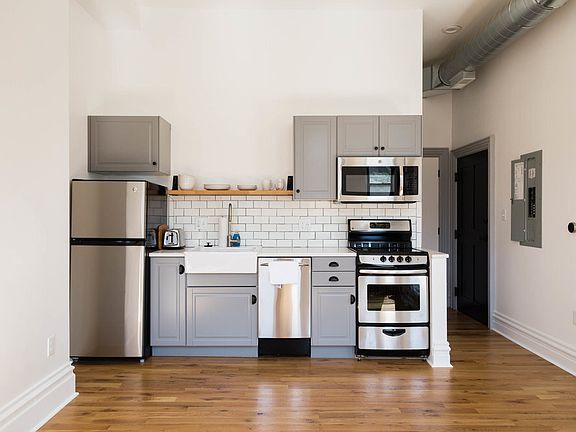2nd image of 4407 Butler St #11376607