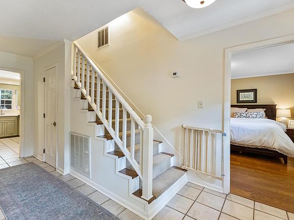 3rd image of 205 Southampton Rd
