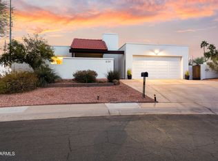 639 E Calavar Rd, Phoenix, AZ 85022