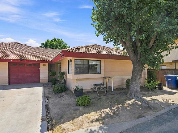 3rd image of 933 Barnett Way