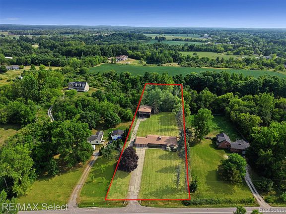4th image of 11080 Lapeer Rd