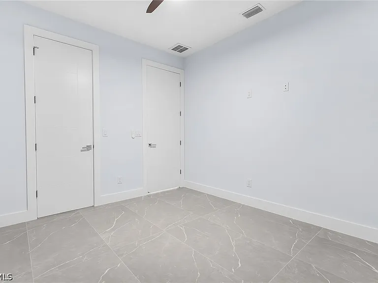 142 SW 33rd Pl — Photo 23