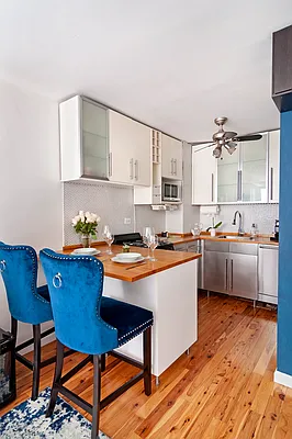 Sold by Compass | media 7