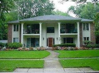 4106 Stonehenge Dr APT 4, Sylvania, OH 43560