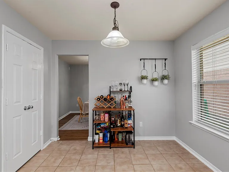 5614 Savannah Woods Ln — Photo 8