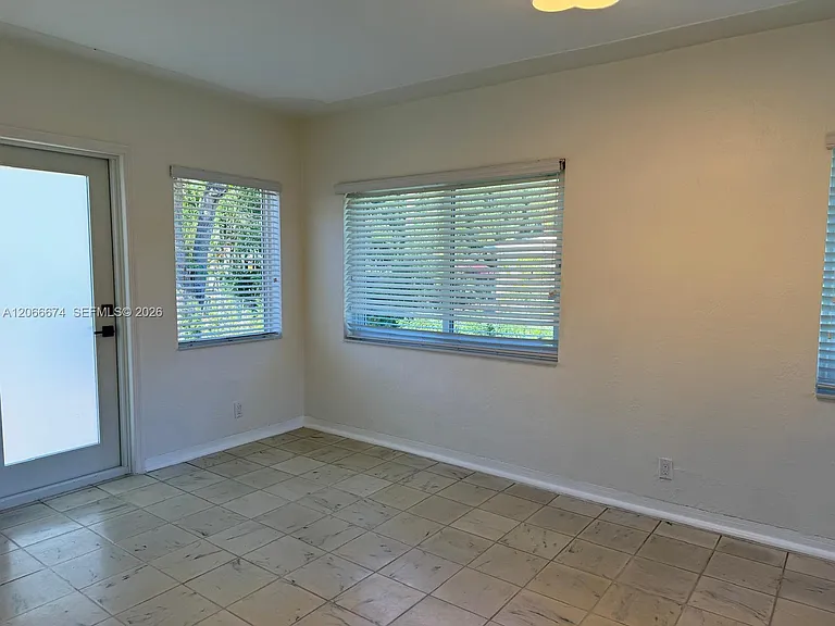 431 Candia Ave — Photo 30