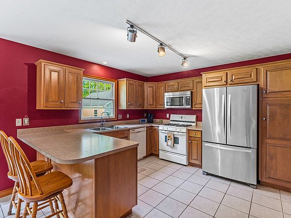 4th image of 1872 Lori Ln