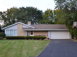 15042 W Rogers Dr, New Berlin, WI 53151