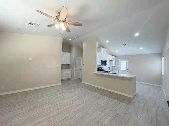 4th image of 9933 N Loop Blvd #B