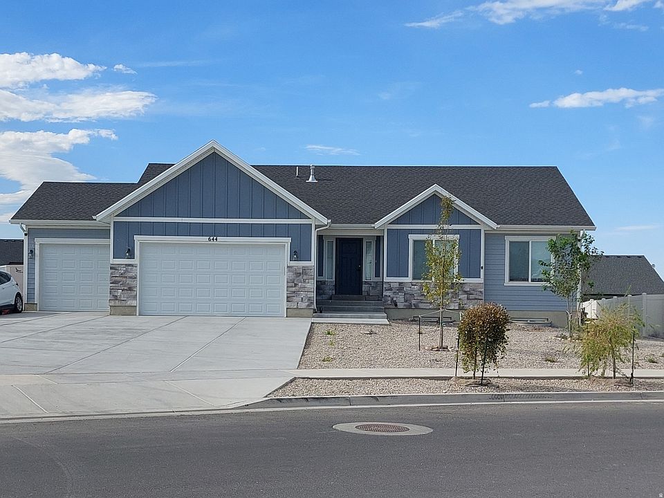 1st image of 644 W Prairie Hawk Way