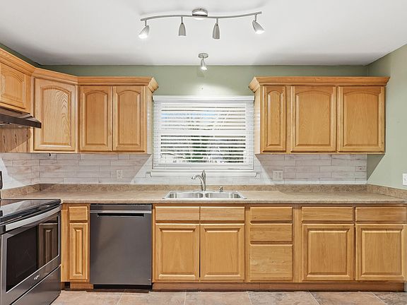 5th image of 4625 Lake Haven Dr