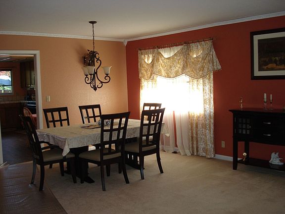 Formal Dining