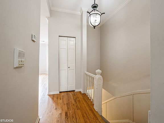 2nd image of 1629 N Clybourn Ave #2