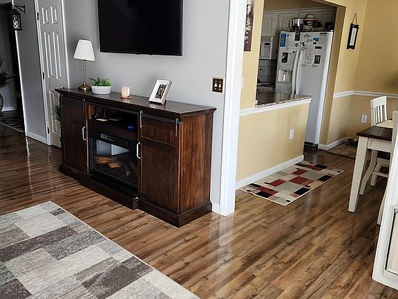 3rd image of 958 Patriot Square Dr