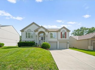 1835 W Concord Dr, Olathe, KS 66061
