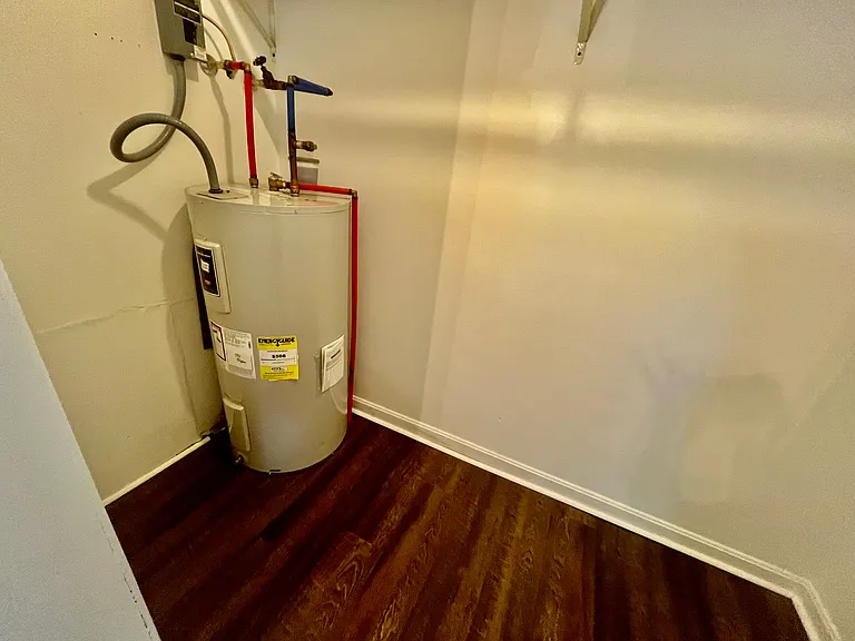 1445 S Walnut St — Photo 18
