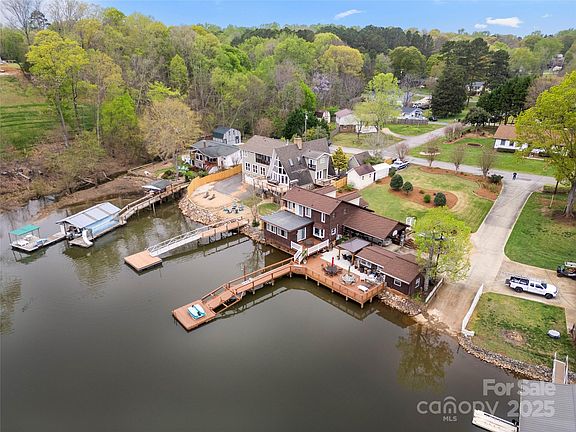 4th image of 513 Paradise Cir