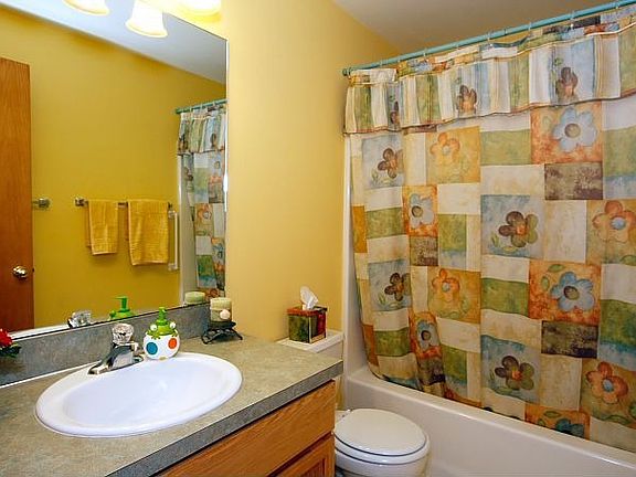 5th image of 18520 SE 20th Way