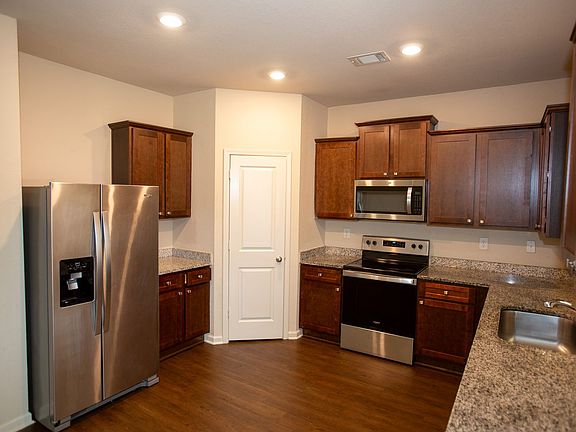 3rd image of 588 Greenlee Rd