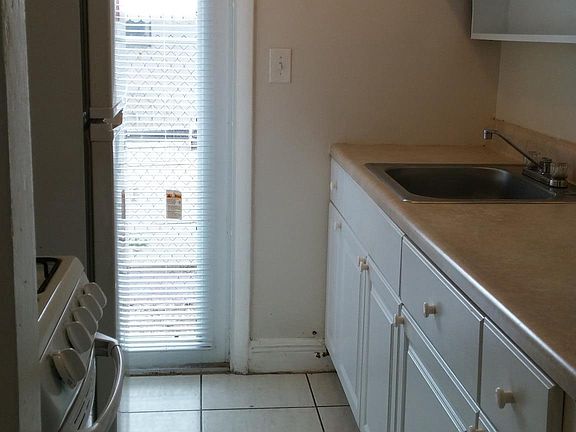 5th image of 6944 Byron Ave APT 4