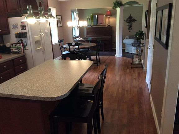 3rd image of 872 Prince William Ln