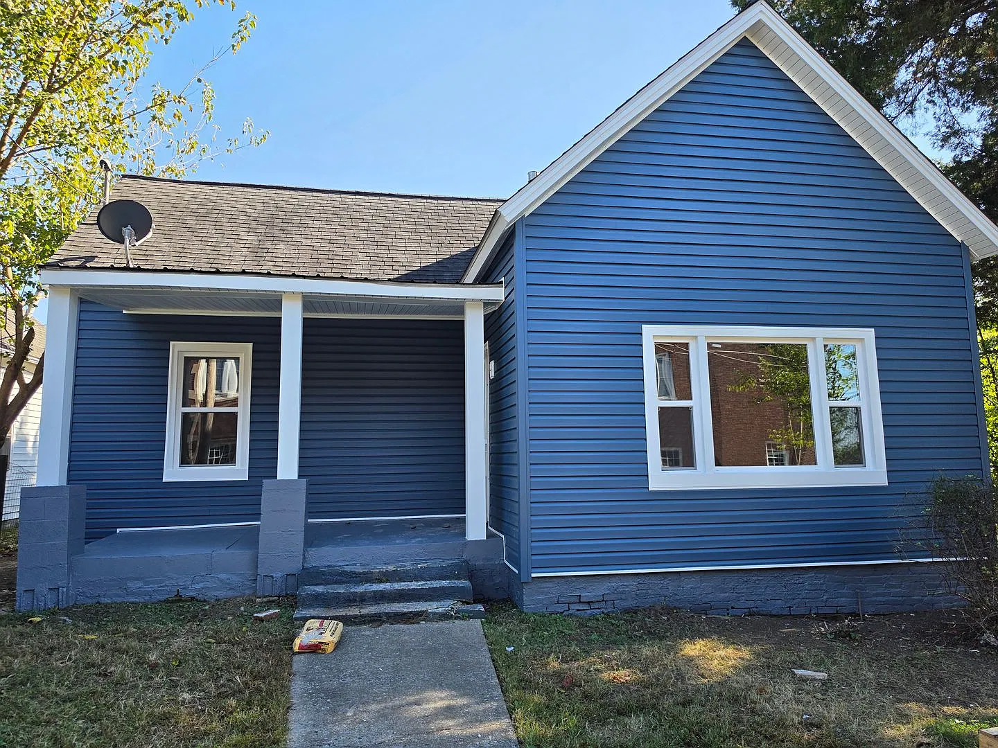 Beautifully remodeled 3 bedroom home for lease — Photo 1
