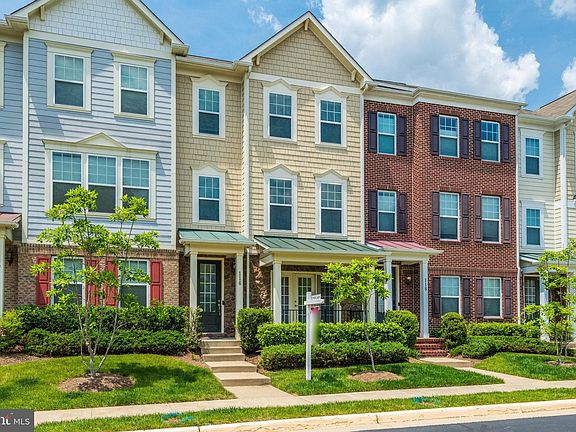 3rd image of 116 Anthem Ave
