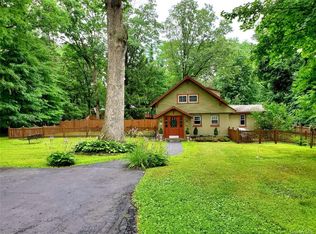 62 Edgewood Dr, Central Valley, NY 10917