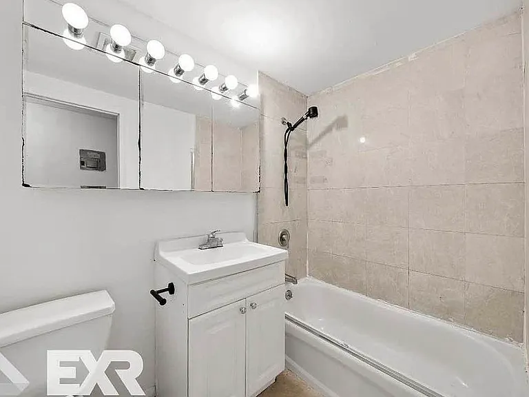 530 W 47th St #3B — Photo 13