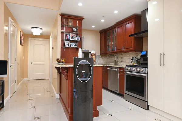 Rented by Winzone Realty Inc | media 35