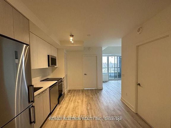 3rd image of 185 Deerfield Rd #414