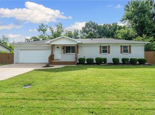 1305 SE D St, Bentonville, AR 72712