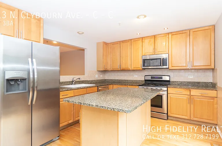 1513 N Clybourn Ave #C — Photo 2