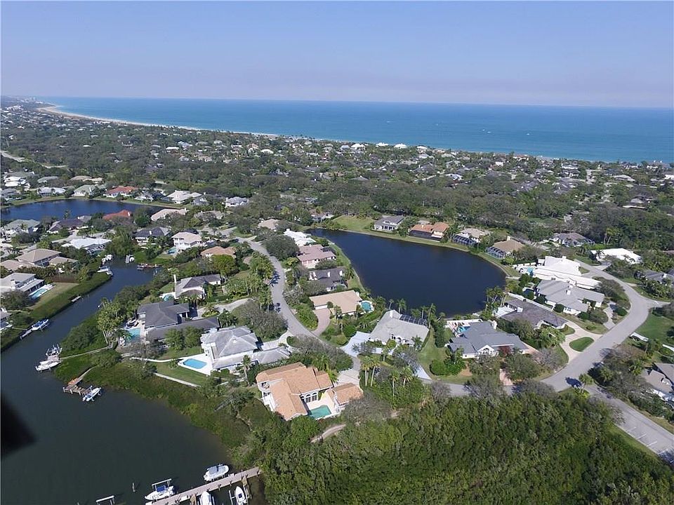 1st image of 215 Riverway Dr