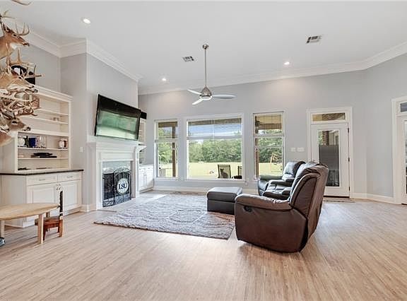 4th image of 102 Highland Crest Dr